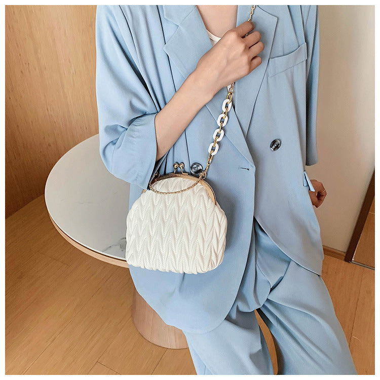 Clip chain bag - Fresh Fashion Finds -  - #tag1#